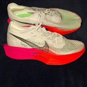 Nike Women's Running Shoes - White and Pink